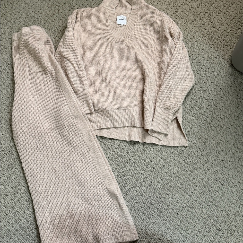 Aerie Women's Beige V-Neck Sweater Set